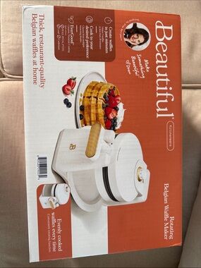 Beautiful Rotating Belgian Waffle Maker - White and Gold